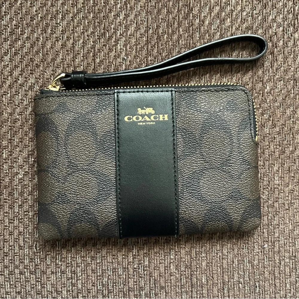 COACH Signature Coated Canvas Gold-Tone Hardware Corner Zip Stripe Wristlet NWT - Picture 2 of 9